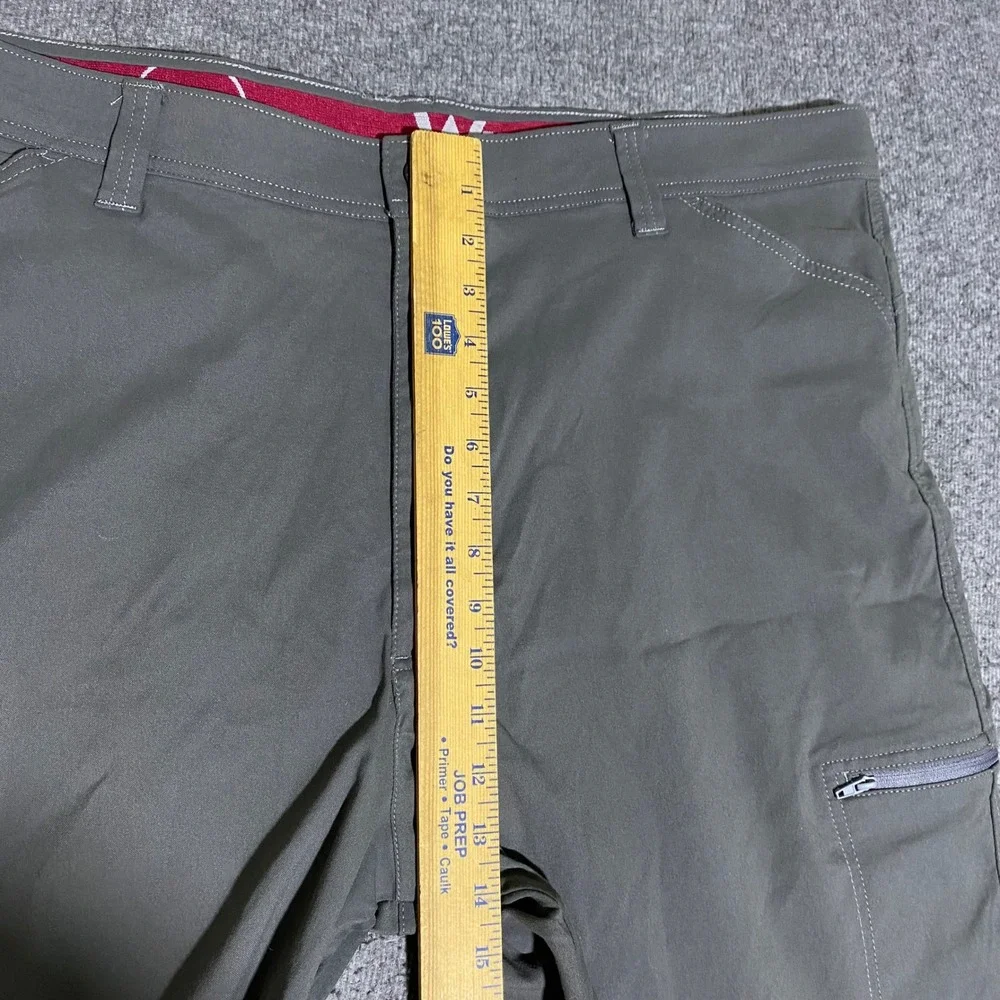 Wrangler ATG Mens Outdoor Cargo Shorts Gray Size 42 Nylon Stretch 112353306 Work